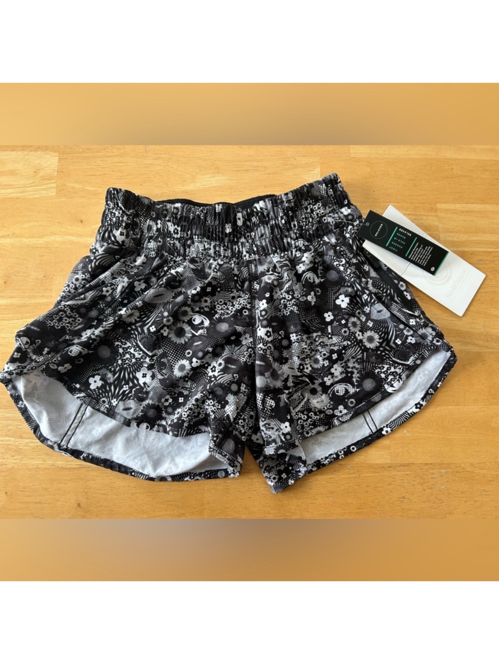 Lululemon Tracker Short *SW